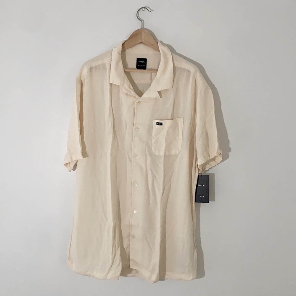 RVCA, NWT, natural white short sleeve button down shirt, XXL, never worn.